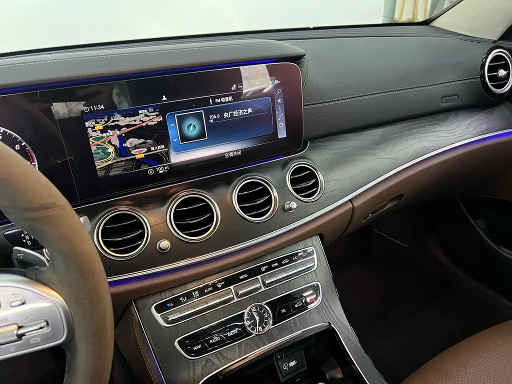 MERCEDES-BENZ E CLASS