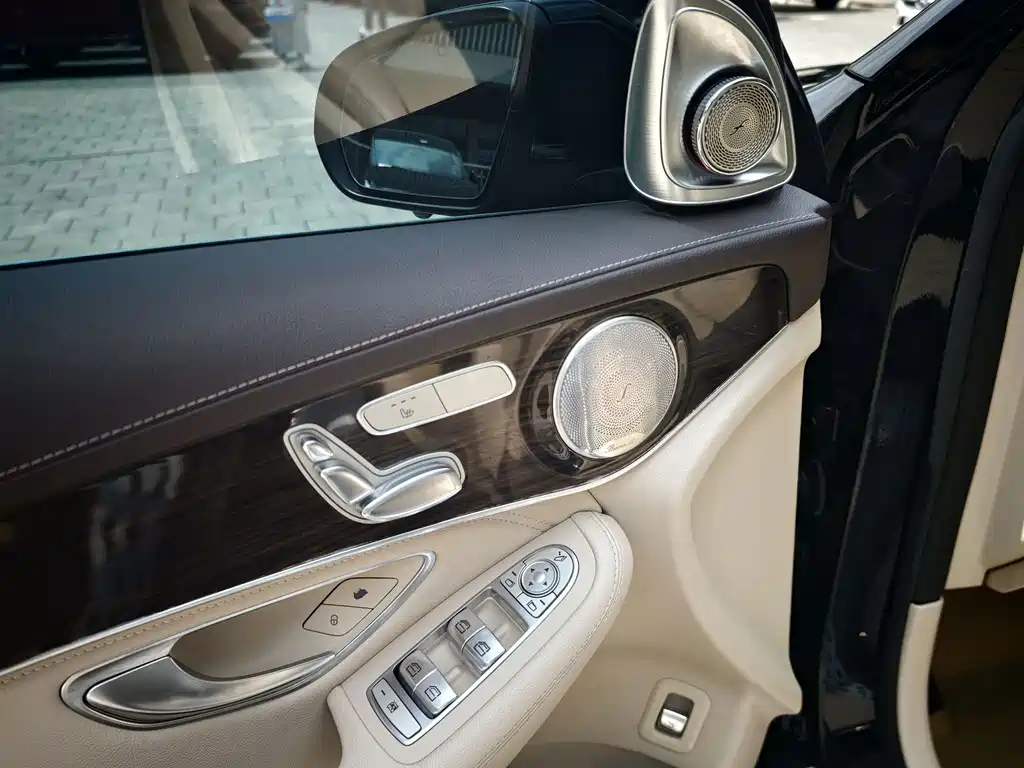 Mercedes-Benz GLC — миниатюра 4