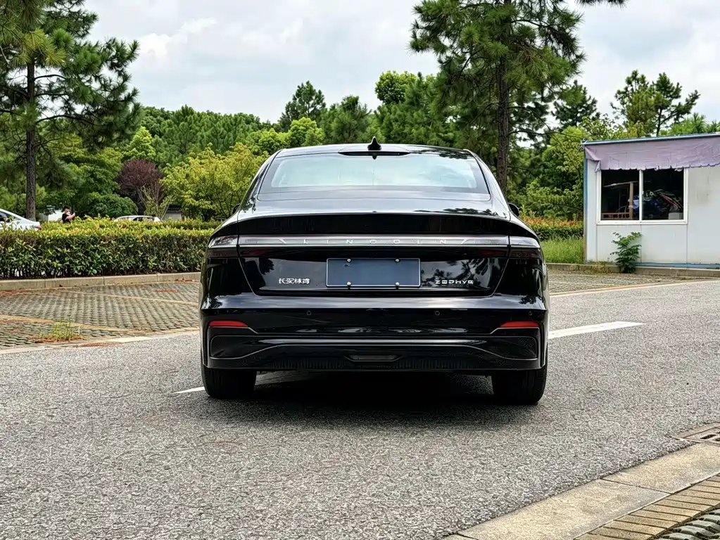 Lincoln Z — миниатюра 6