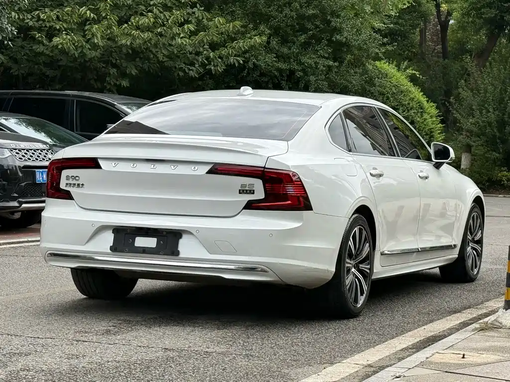 Volvo S90 — миниатюра 6