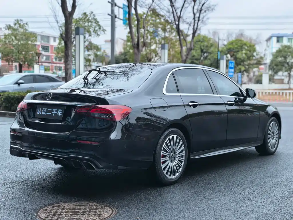 MERCEDES-BENZ E CLASS