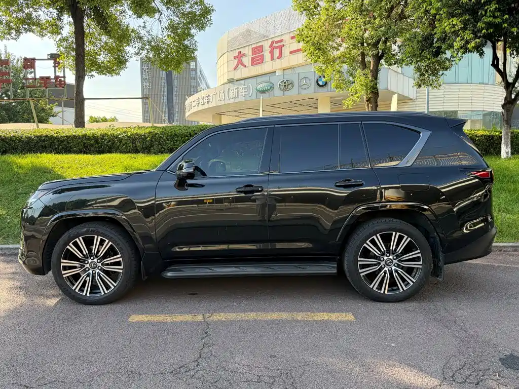 Lexus LX — миниатюра 3