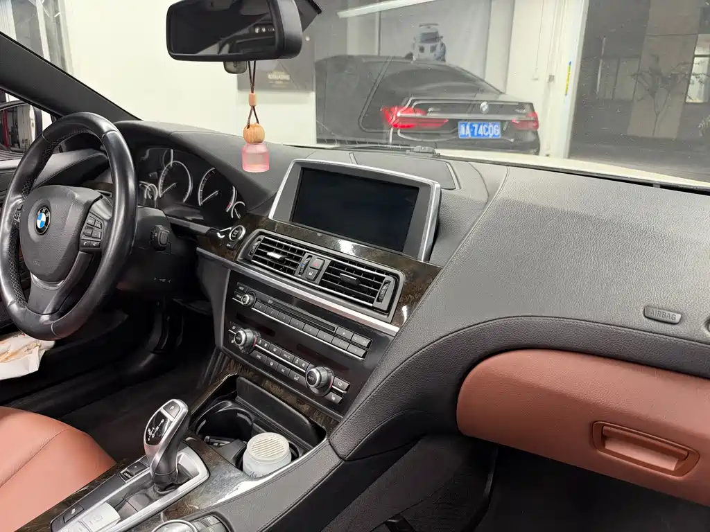 BMW 6 Series — миниатюра 7
