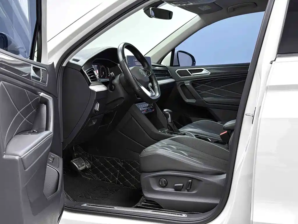 Volkswagen Tiguan L — миниатюра 4