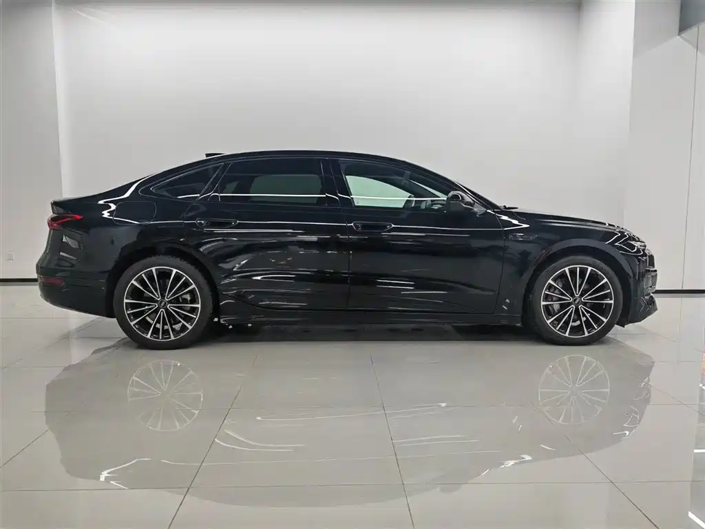 Audi A6L e-tron — миниатюра 3