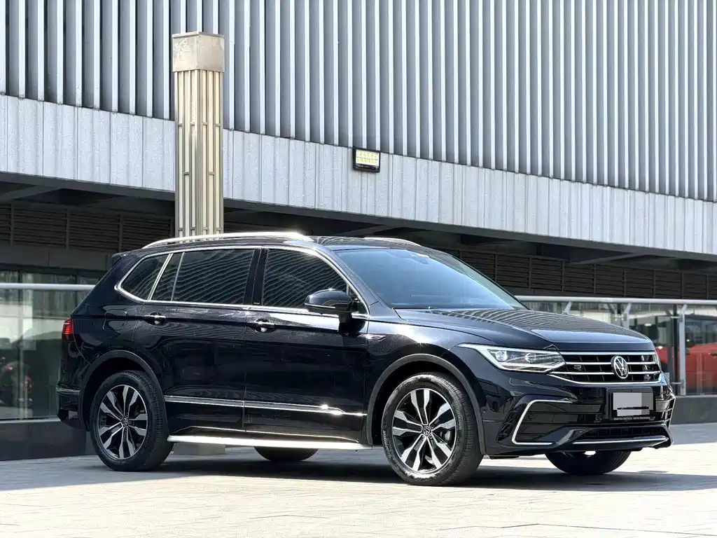 Volkswagen Tiguan L — миниатюра 3