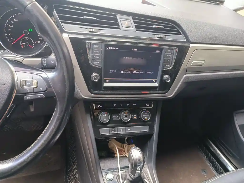 Volkswagen Touran — миниатюра 6