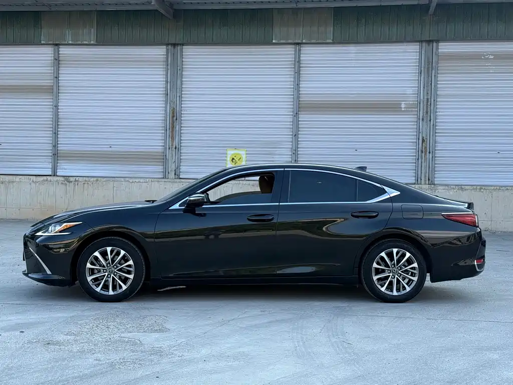 Lexus ES — миниатюра 4