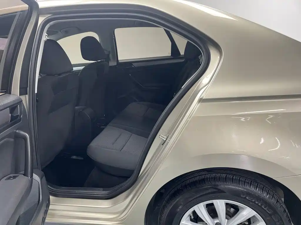 Volkswagen Bora — миниатюра 16