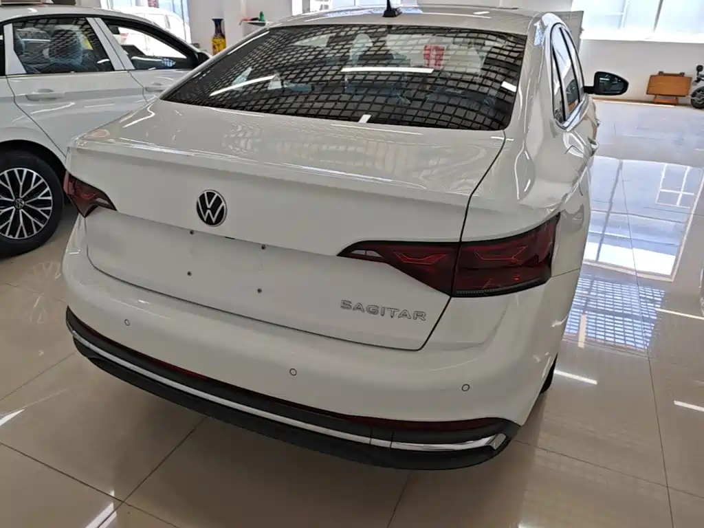 Volkswagen Sagitar 2025 200TSI DSG