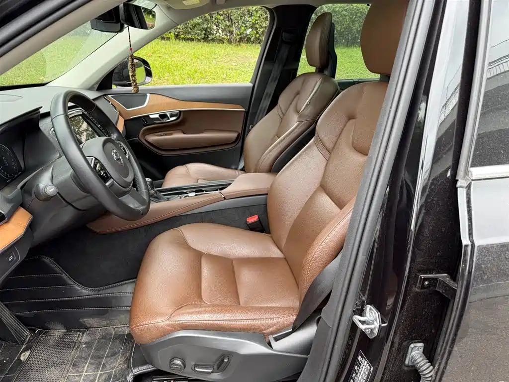 Volvo XC90 2020 T6 Luxury 7 мест