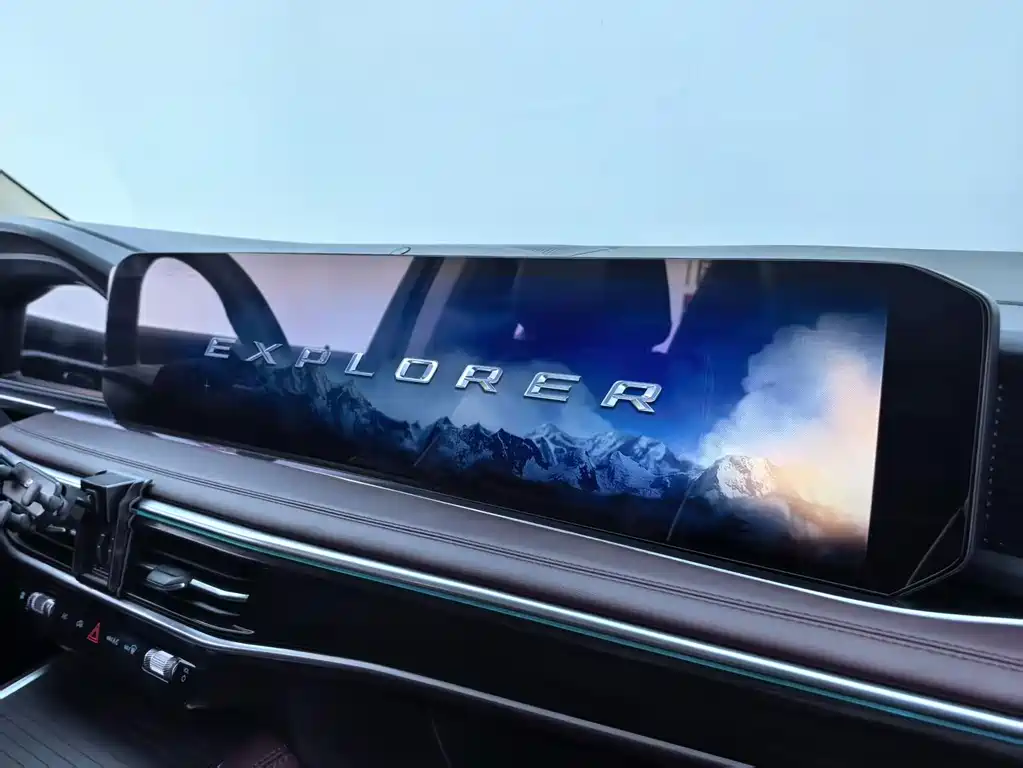 Ford Explorer — миниатюра 7