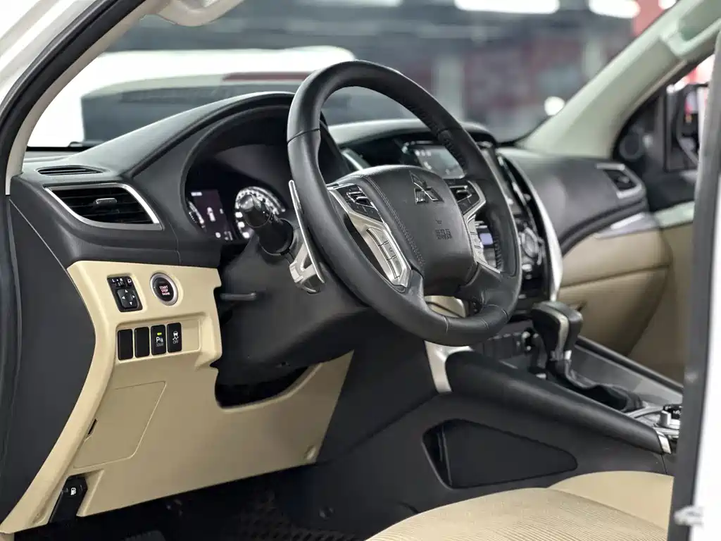 Mitsubishi Pajero Sport (Import) — миниатюра 29