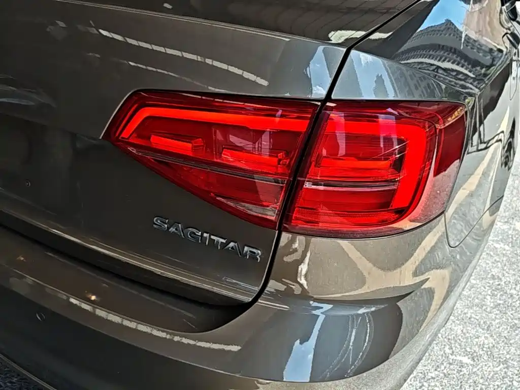 Volkswagen Sagitar — миниатюра 8