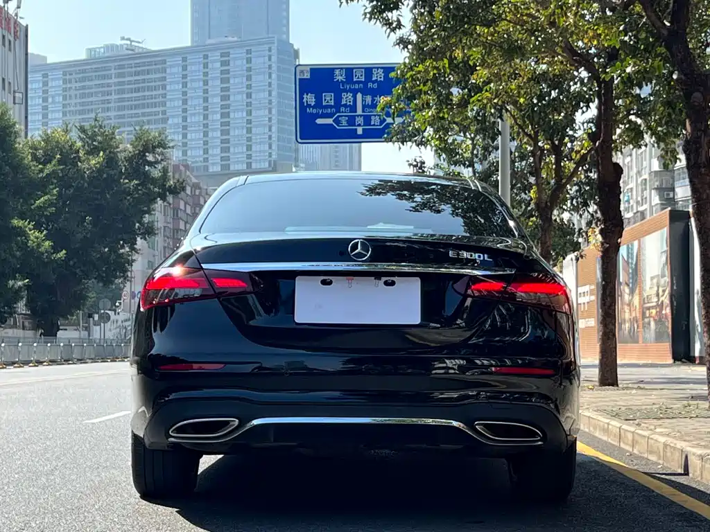 MERCEDES-BENZ E CLASS