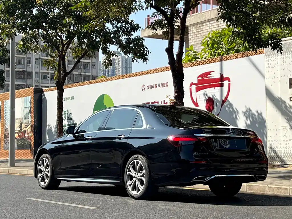 MERCEDES-BENZ E CLASS