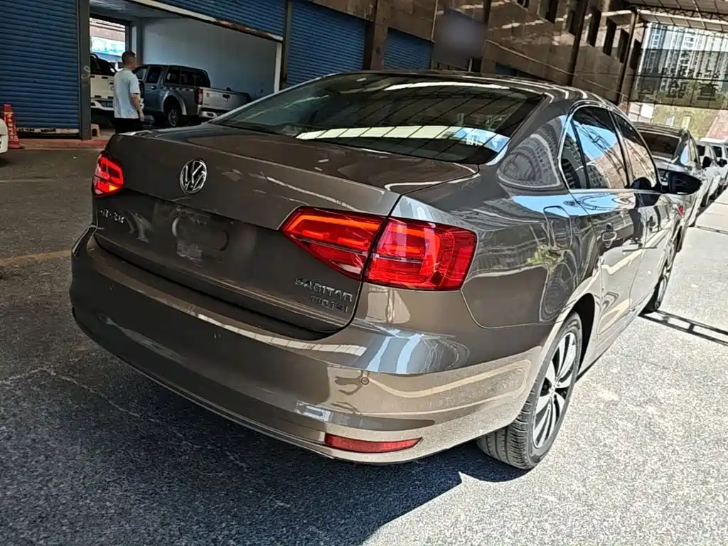 Volkswagen Sagitar — миниатюра 7
