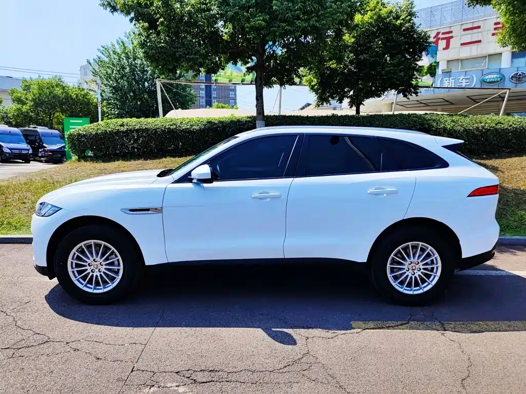 Jaguar F-PACE — миниатюра 3