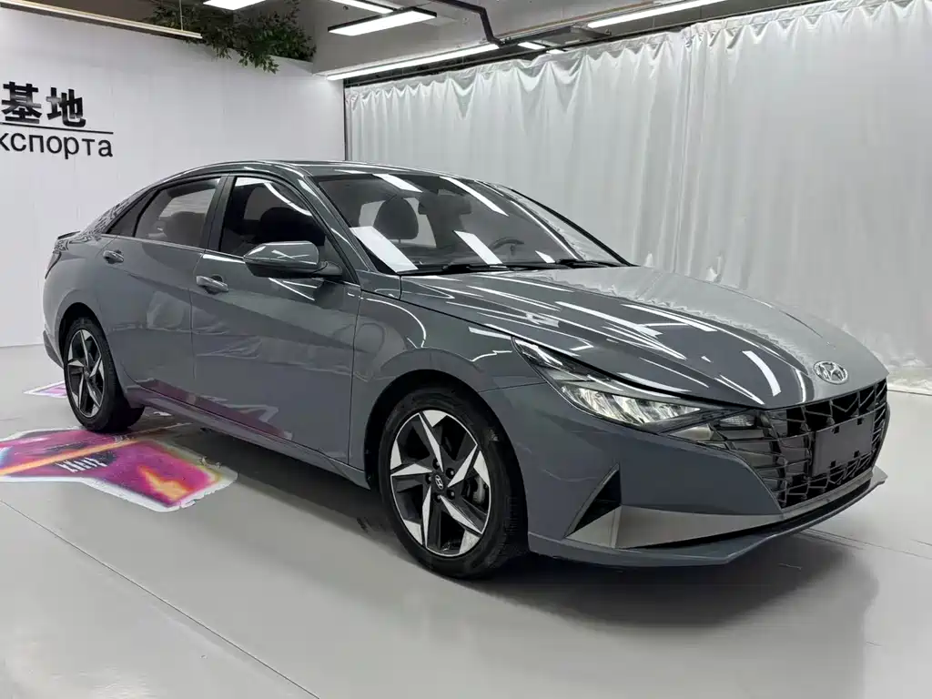 Hyundai Elantra 2022 240TGDi DCT LUX Luxury