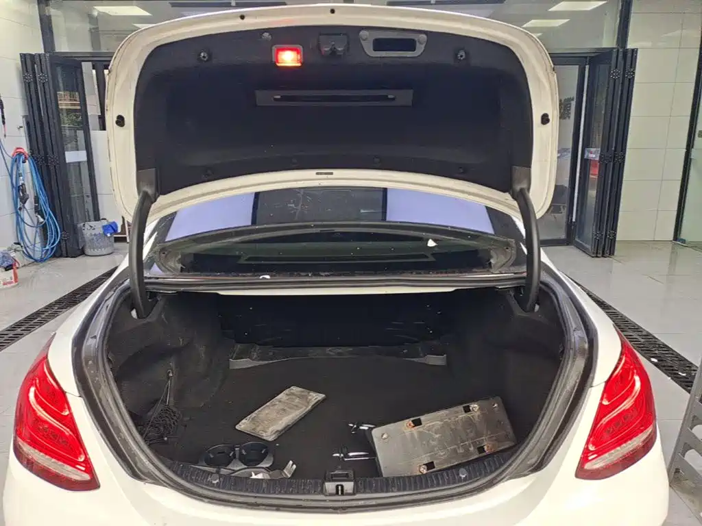 Mercedes-Benz C-Class — миниатюра 19
