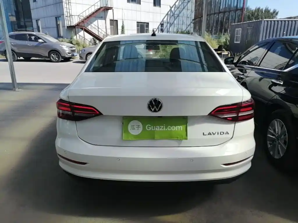 Volkswagen Lavida — миниатюра 6