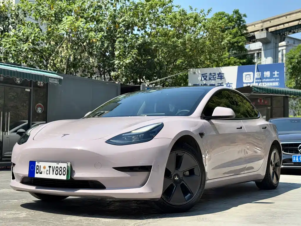 Tesla Model 3 — миниатюра 10