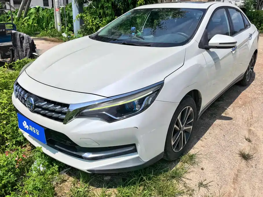Купить Venucia D60