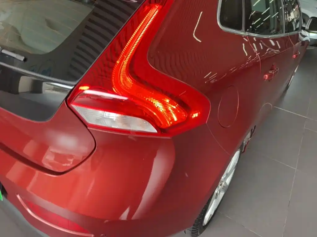 Volvo V40 — миниатюра 8