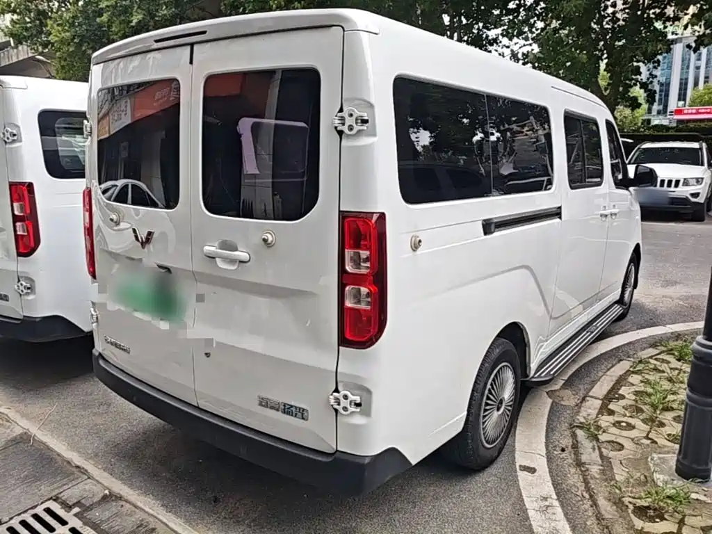 Wuling Yangguang — миниатюра 7