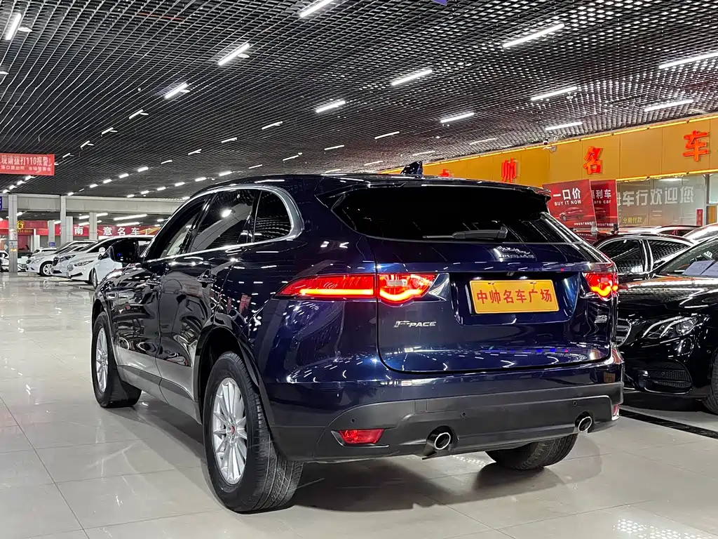 Jaguar F-PACE - фото 4