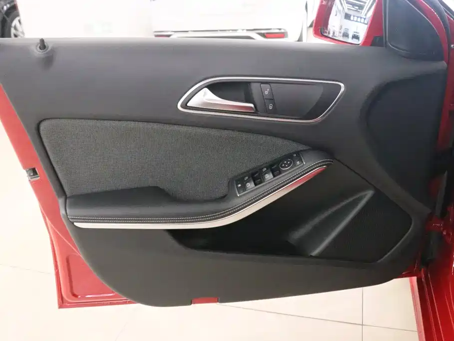 Mercedes-Benz A-Class (Import) — миниатюра 11