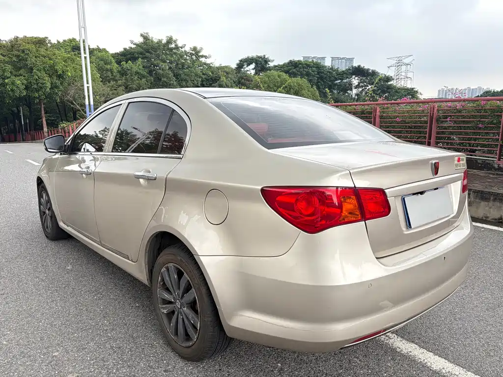 Roewe 350 — миниатюра 5