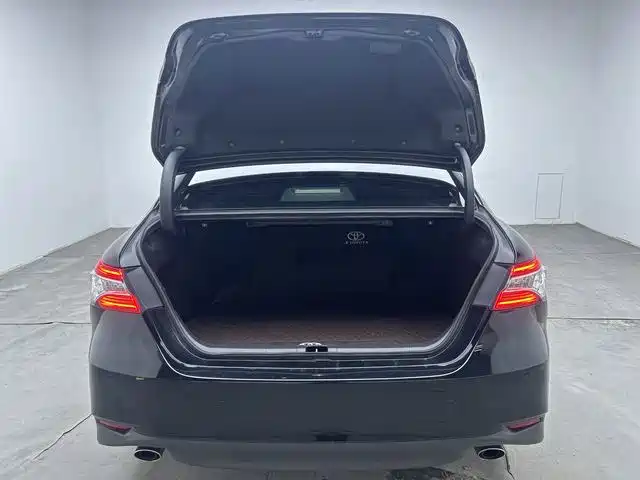 Toyota Camry — миниатюра 13