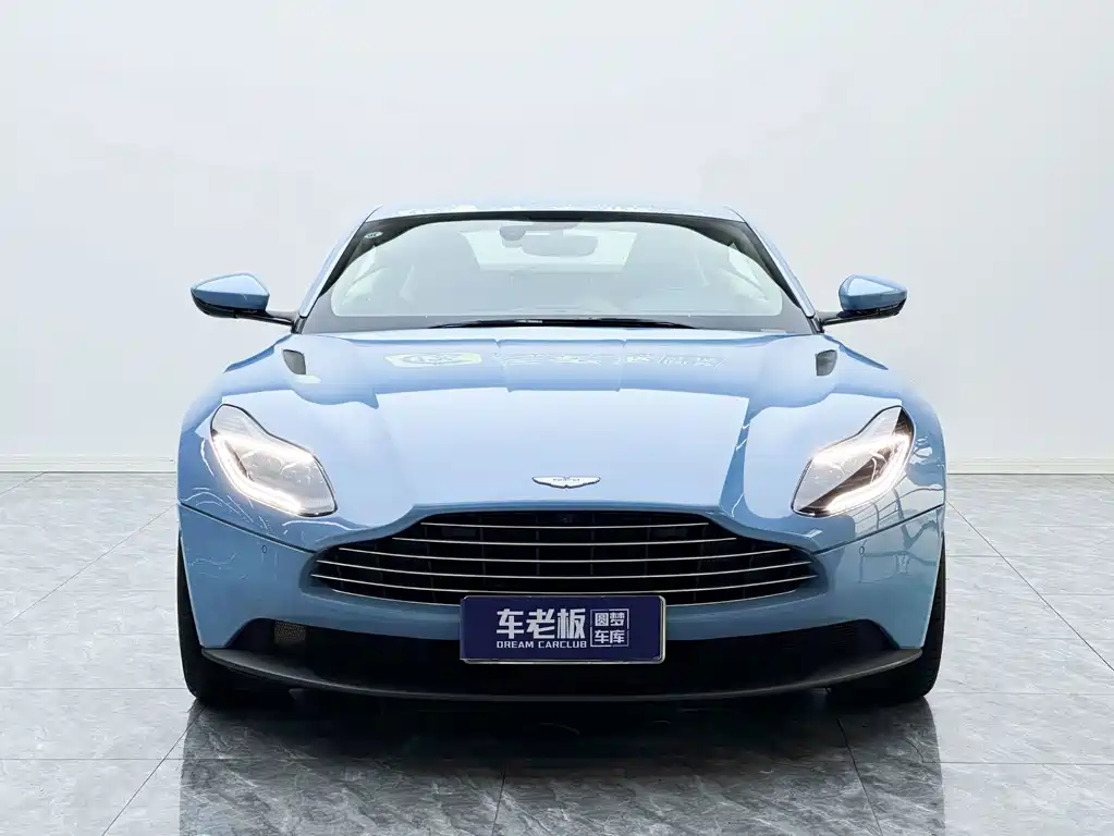Aston Martin DB11 — миниатюра 2
