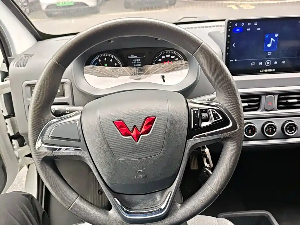 Wuling Yangguang — миниатюра 11