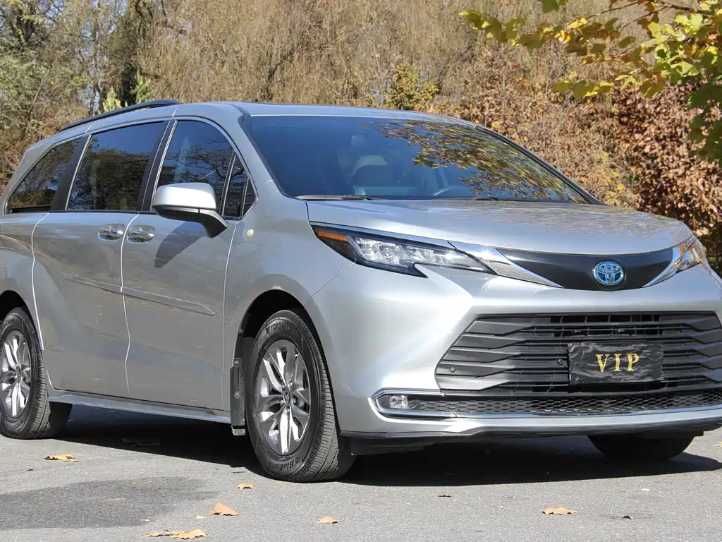 TOYOTA SIENNA
