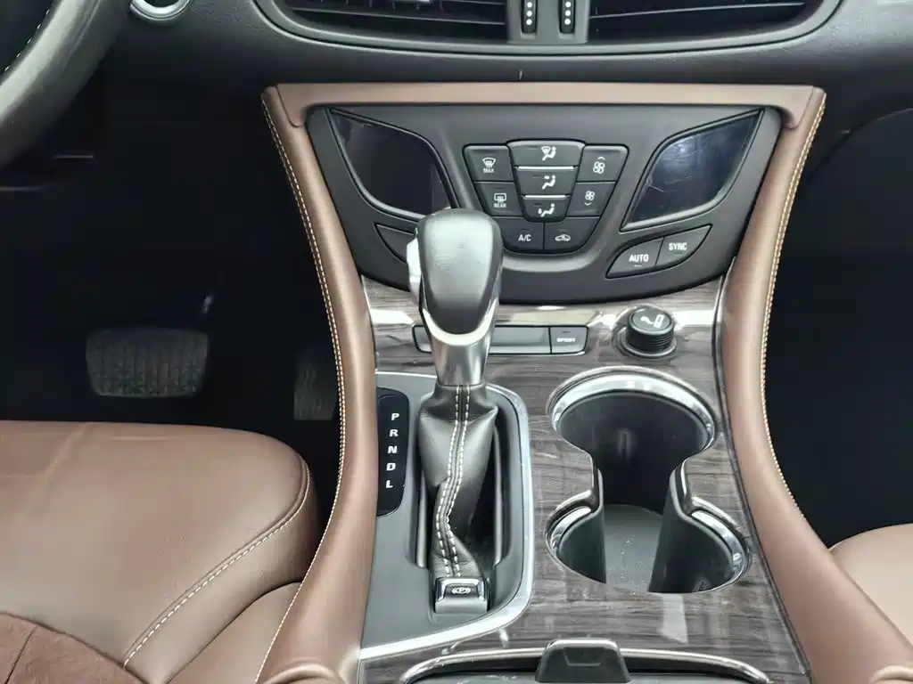 Buick Envision Plus — миниатюра 13