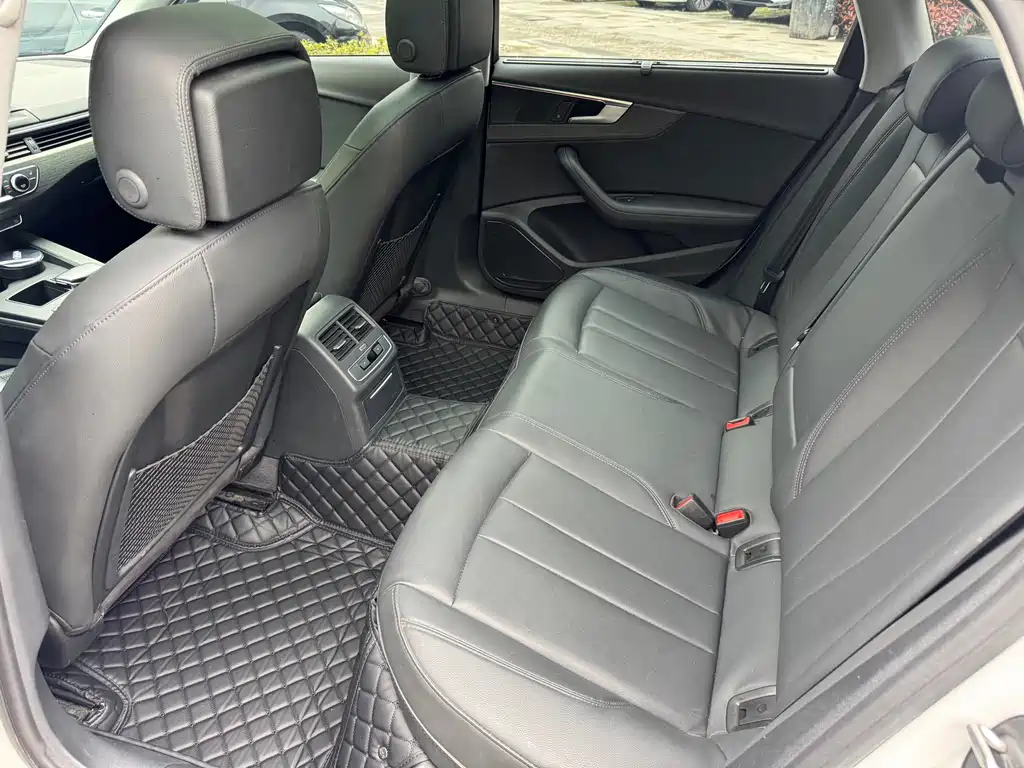 Audi A4L 2022 40 TFSI Luxury