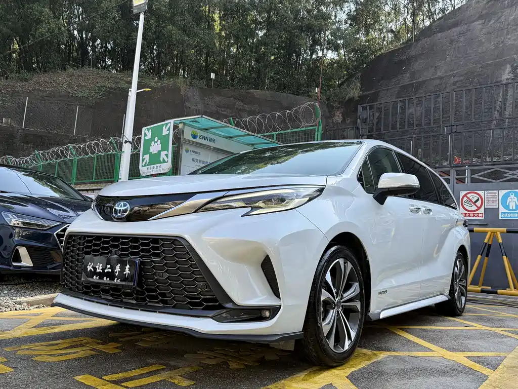 Toyota Granvia 2024