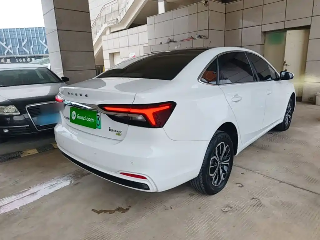 Roewe i6 MAX New Energy — миниатюра 7