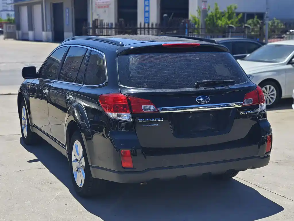 Subaru Outback 2010 2.5i Luxury