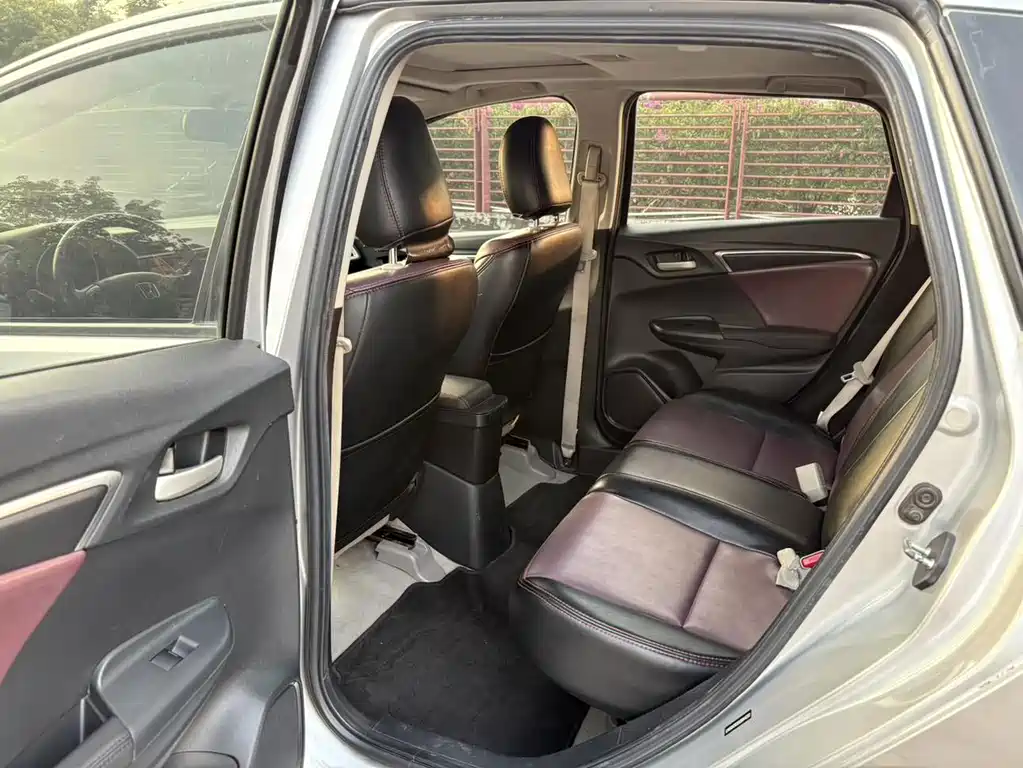 Honda Fit — миниатюра 9