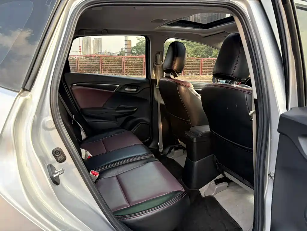 Honda Fit — миниатюра 11