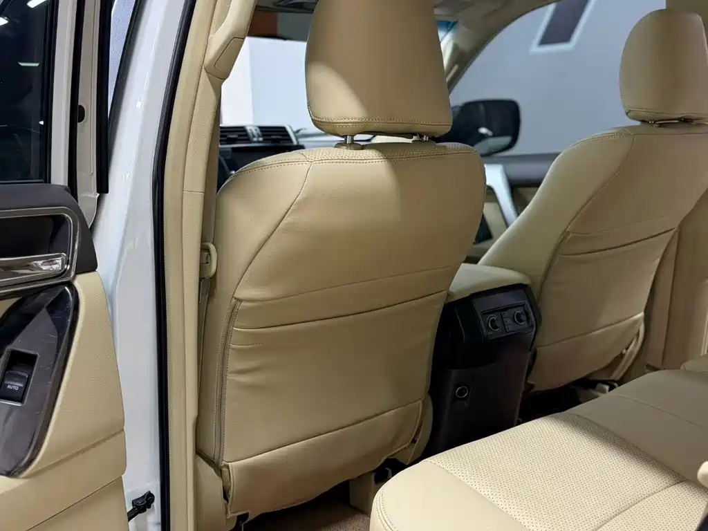 Toyota Prado (Import) — миниатюра 8