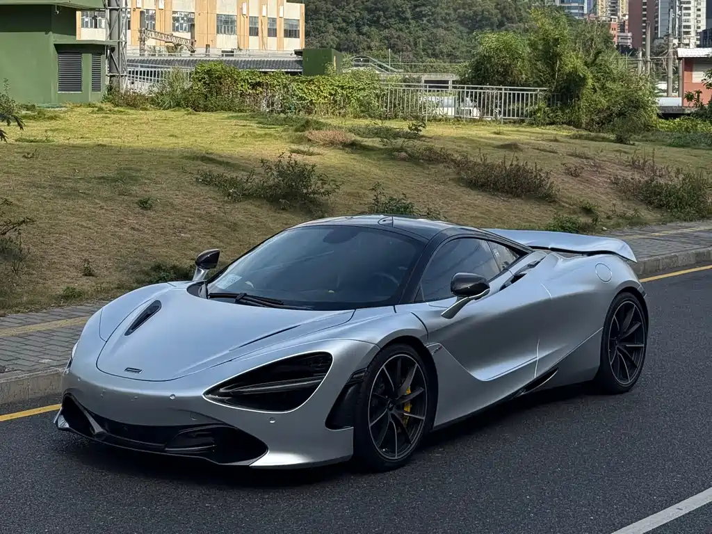 MCLAREN 720S