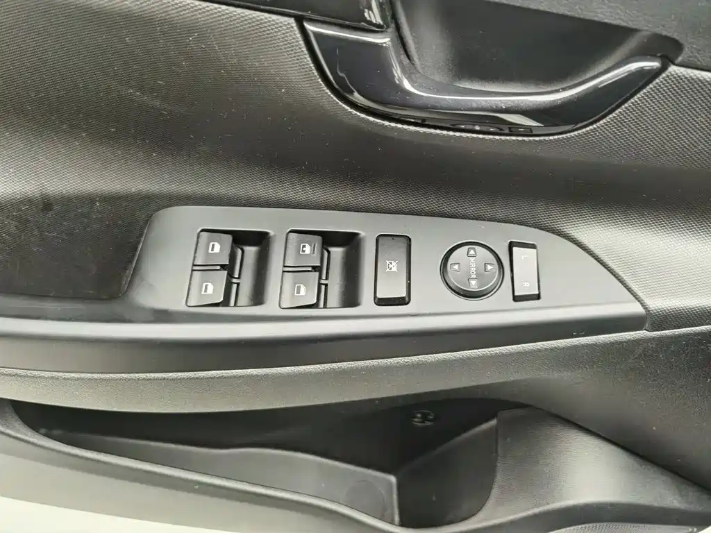 Hyundai Elantra — миниатюра 9