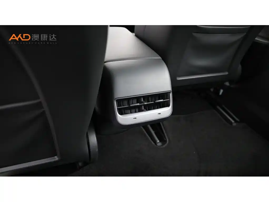 Tesla Model 3 — миниатюра 9