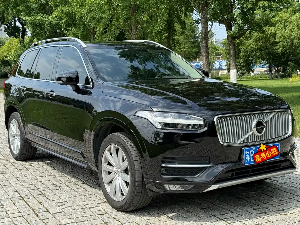 Volvo XC90 2018 T6 5 мест