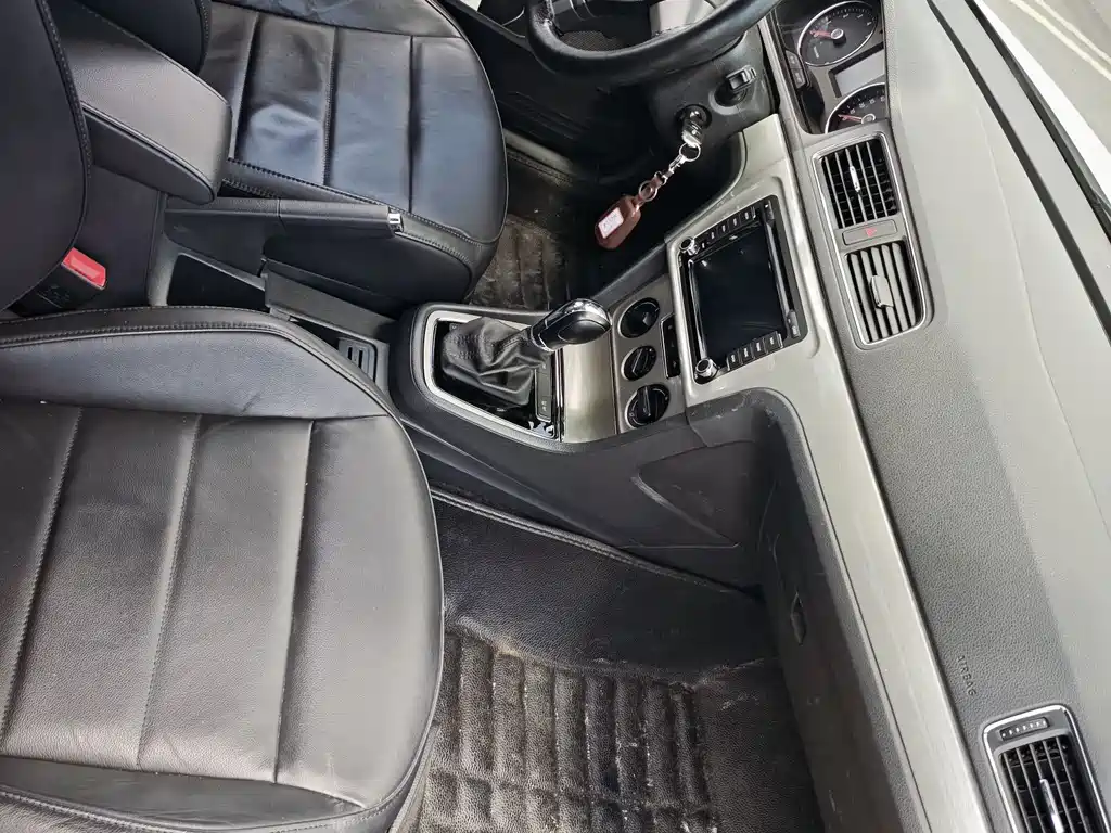 Volkswagen Lavida — миниатюра 4