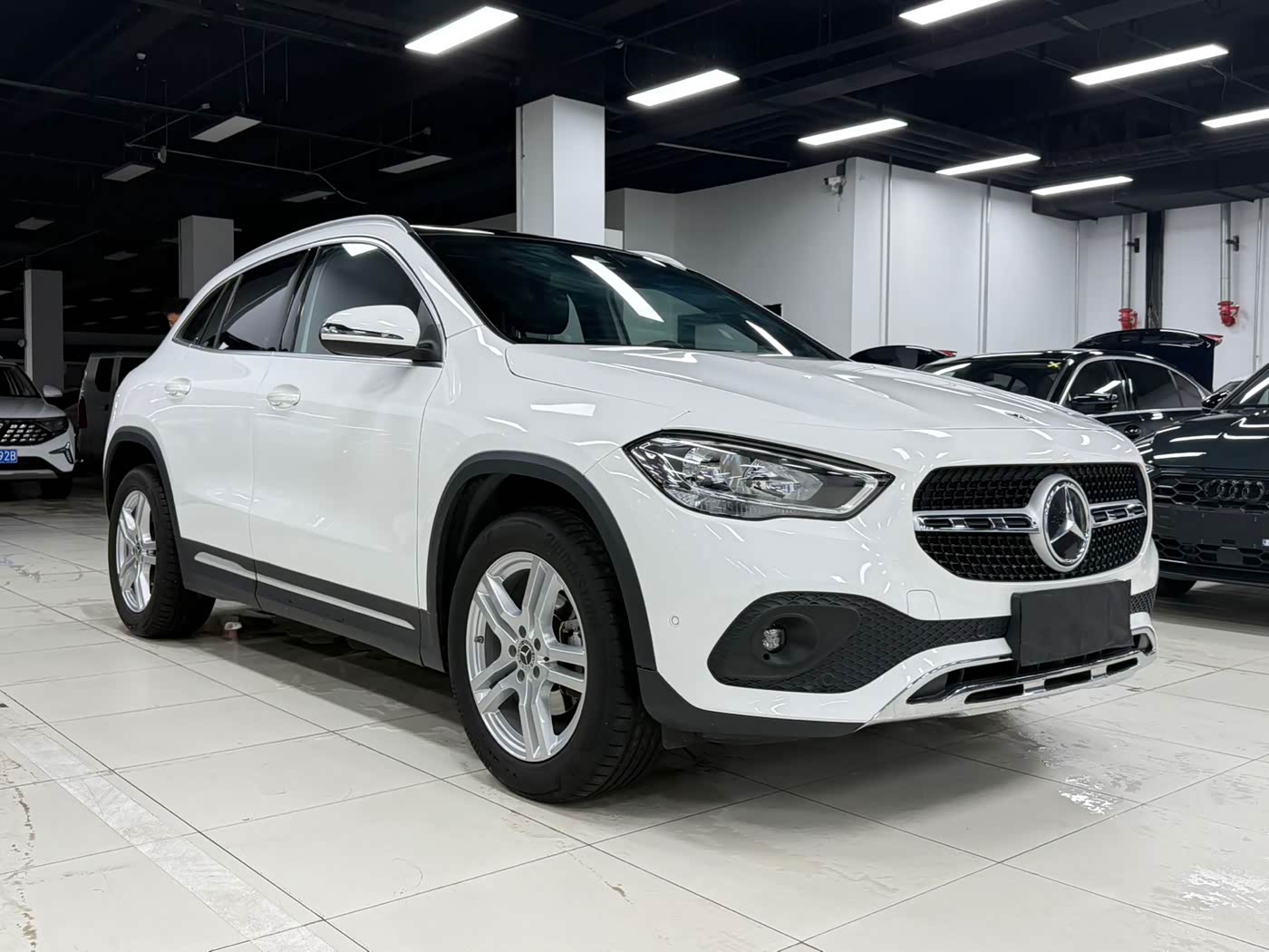 Mercedes-Benz GLA 1.3 л 2022 г. Белый, пробег 29000 км